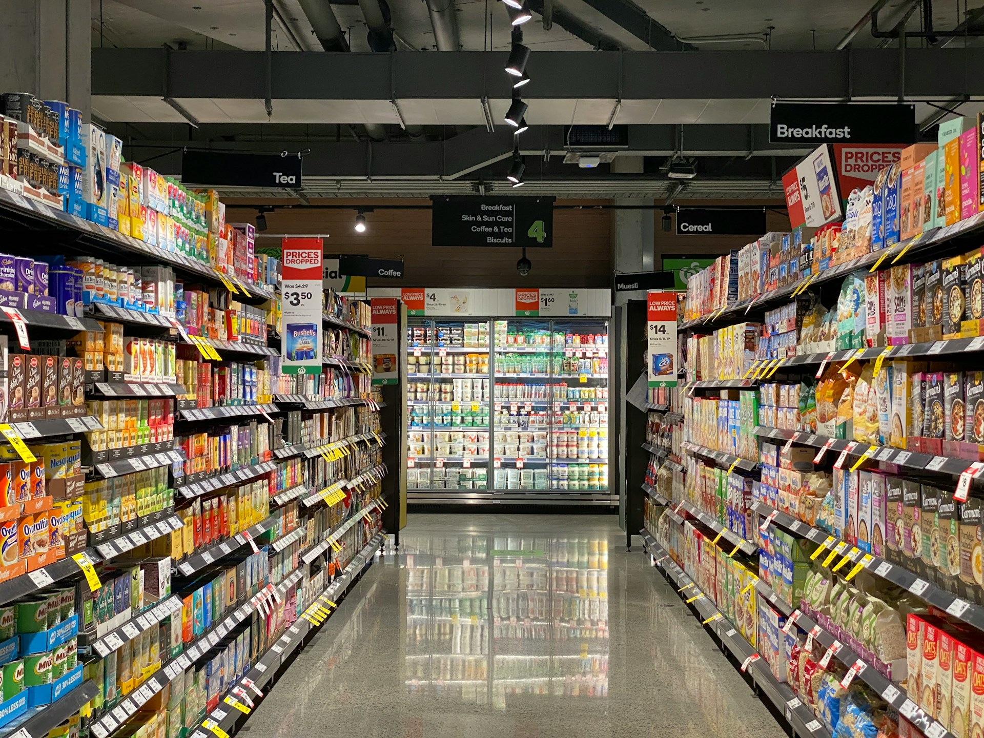 Shopping and dining near Mapleview Park South Barrie